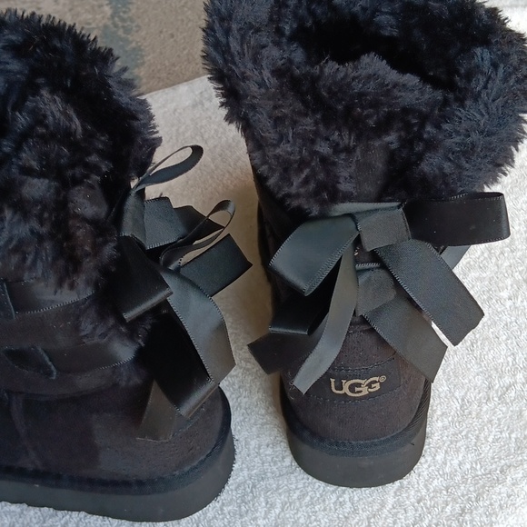 NWOT UGG Faux Fur Lined Classic Booties - Picture 7 of 16